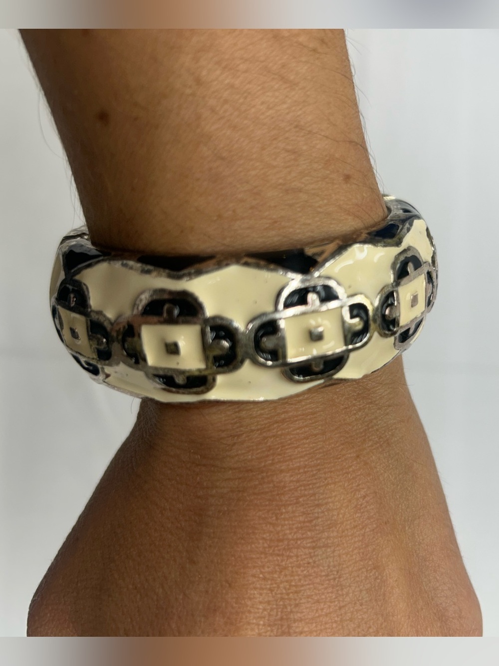Vintage Enamel Hinged Clamper Bangle Bracelet Cream Black Silver Geometric